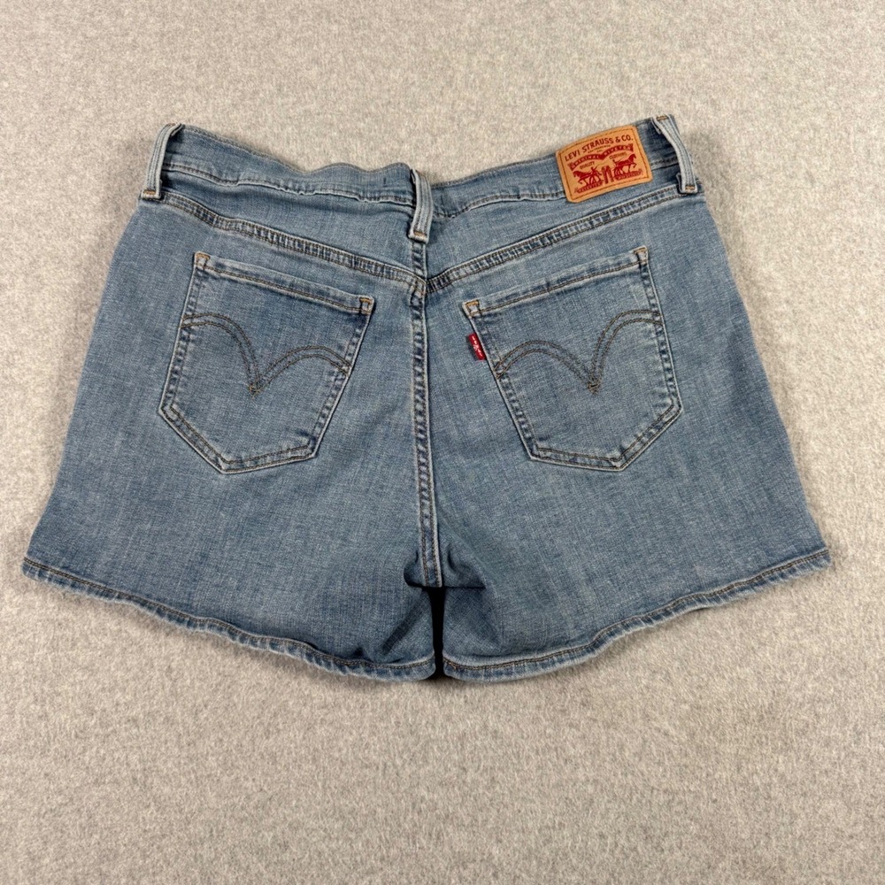 Levis Mid Length Denim Shorts Womens 31 Medium Wash Casual Mom Country
